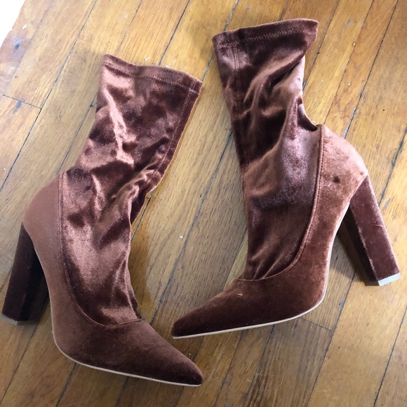 💜Velvet Booties - Picture 1 of 2